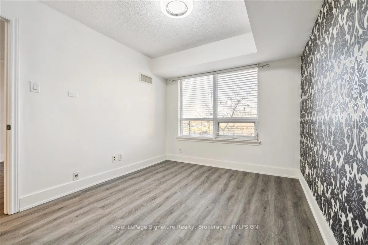 2391 Central Park Drive 208, Oakville, On L6h 0e3