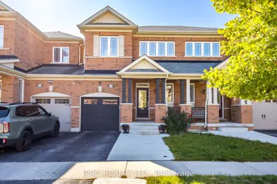 Att/Row/Townhouse in Brampton