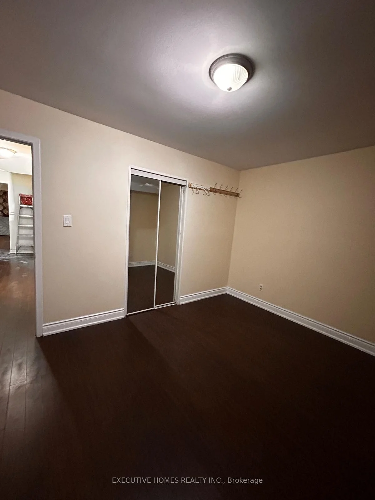 7450 Netherwood Road E, Mississauga, ON L4T 2N6
