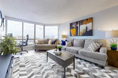 Condo Apartment in Mississauga