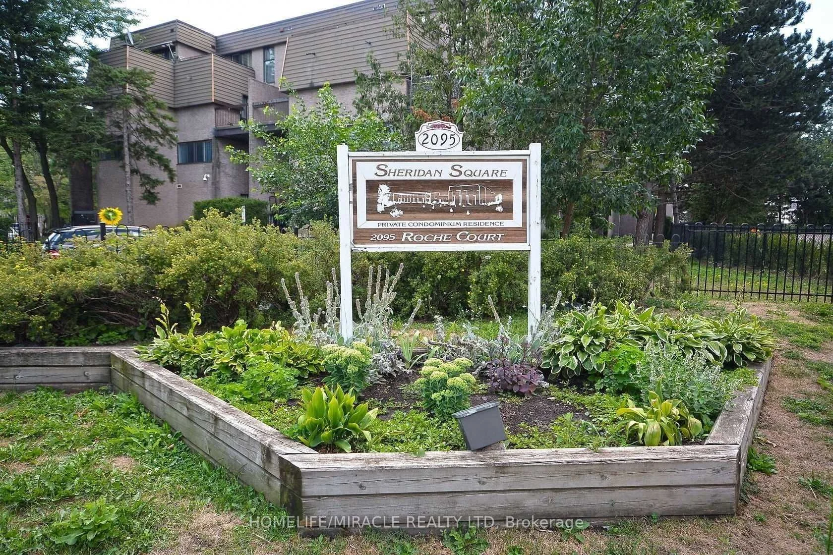 Condo Townhouse in Mississauga