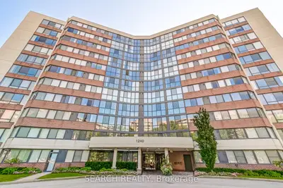 Condo Apartment in Oakville