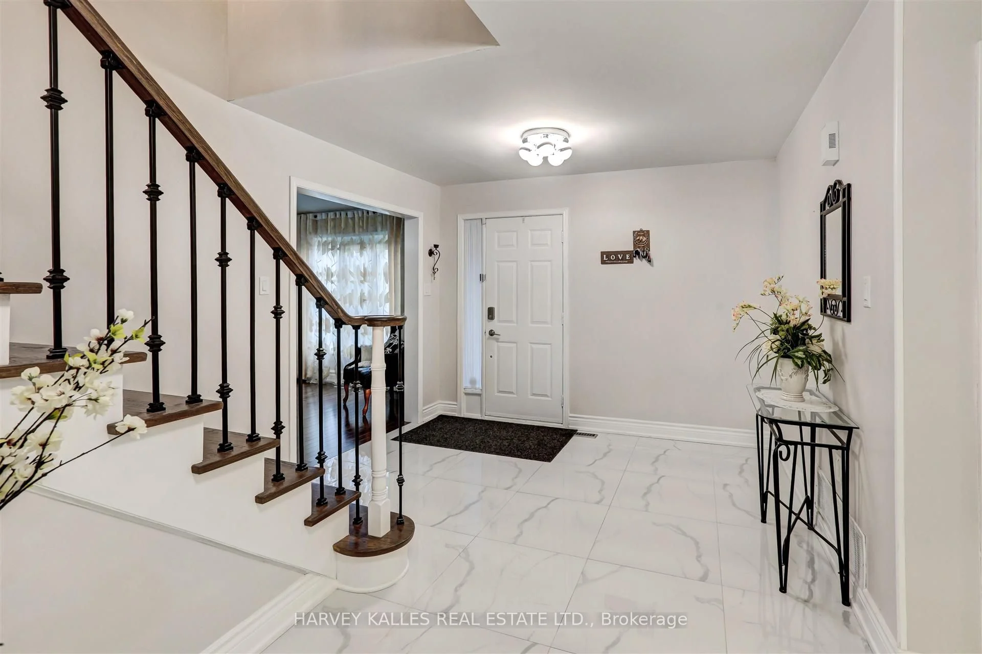 20 Timothy Court, Toronto W09, ON M9P 3T8