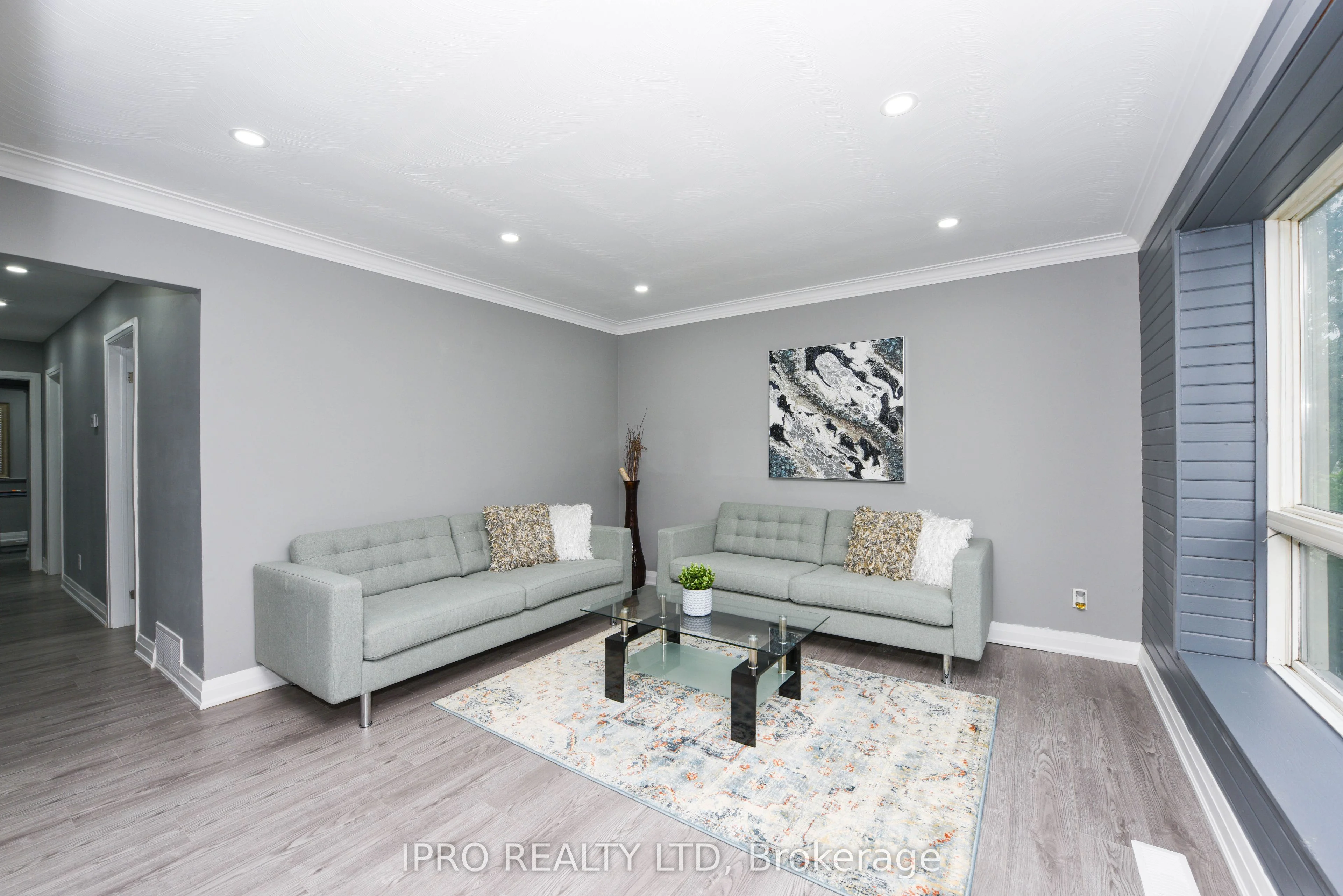 1259 Ogden Avenue, Mississauga, ON L5E 2H5