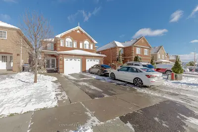 Semi-Detached in Brampton