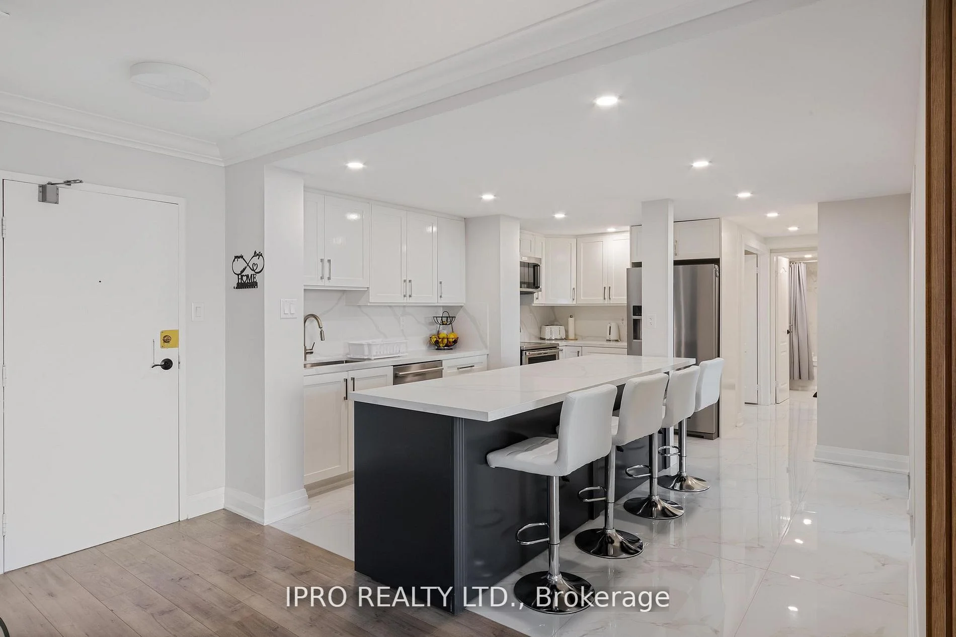 3100 Kirwin Avenue 1101, Mississauga, On L5a 3s6