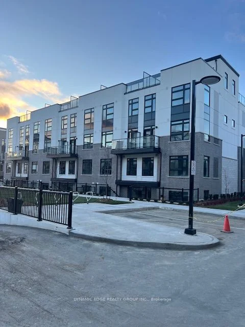 Condo Townhouse in Milton