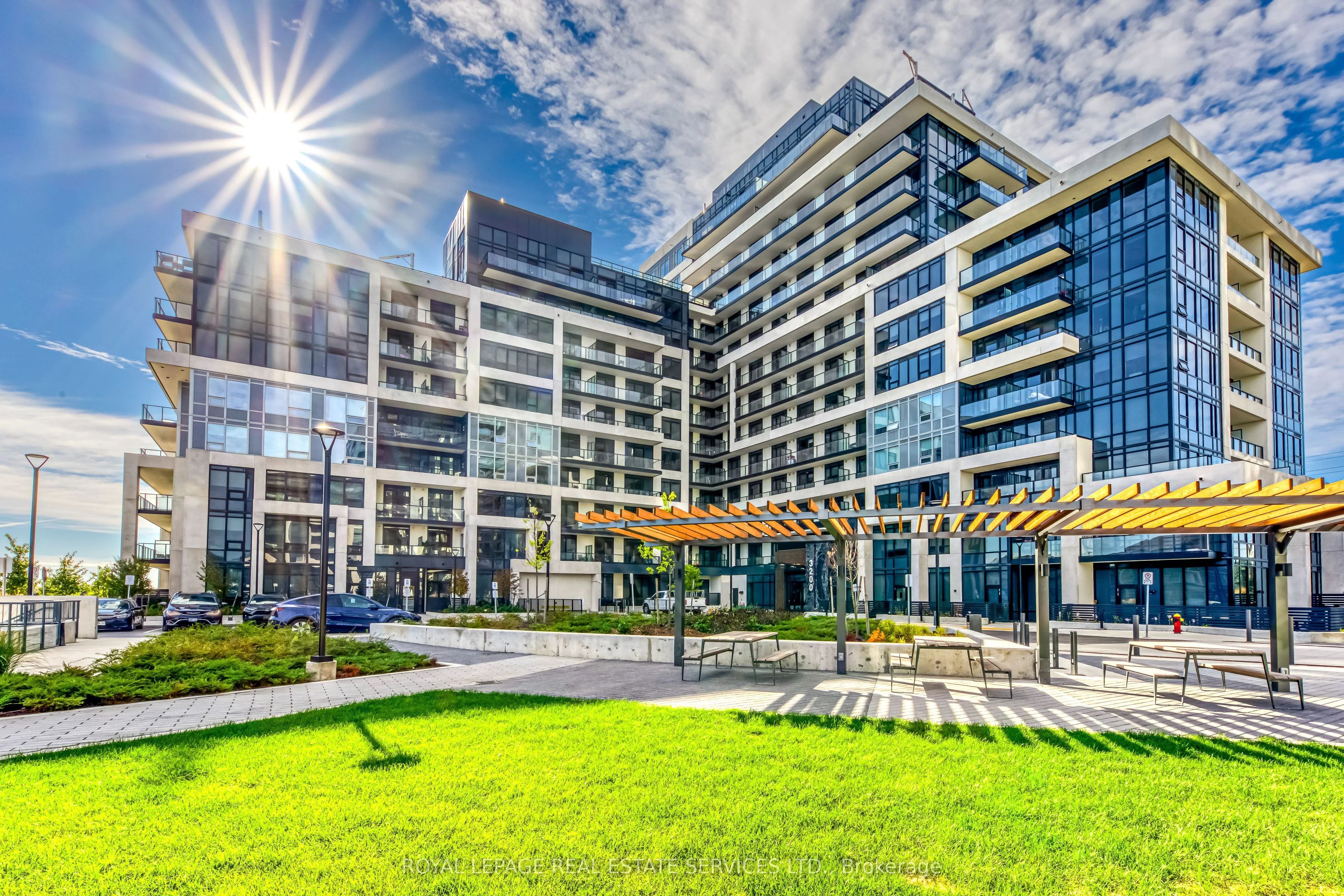 3200 William Coltson Avenue 906, Oakville, On L6h 7w6
