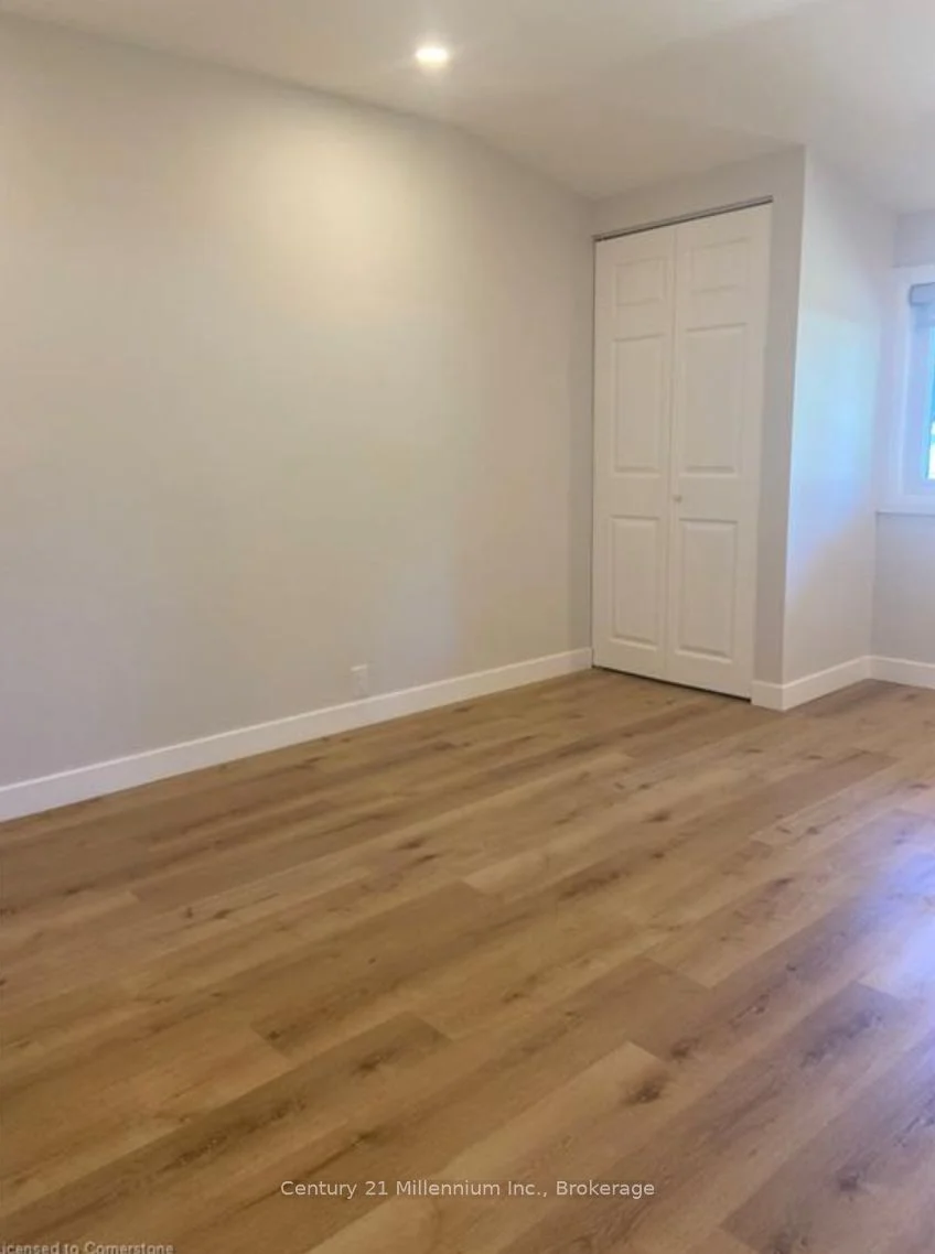 1852 Truscott Drive, Mississauga, ON L5J 2A2