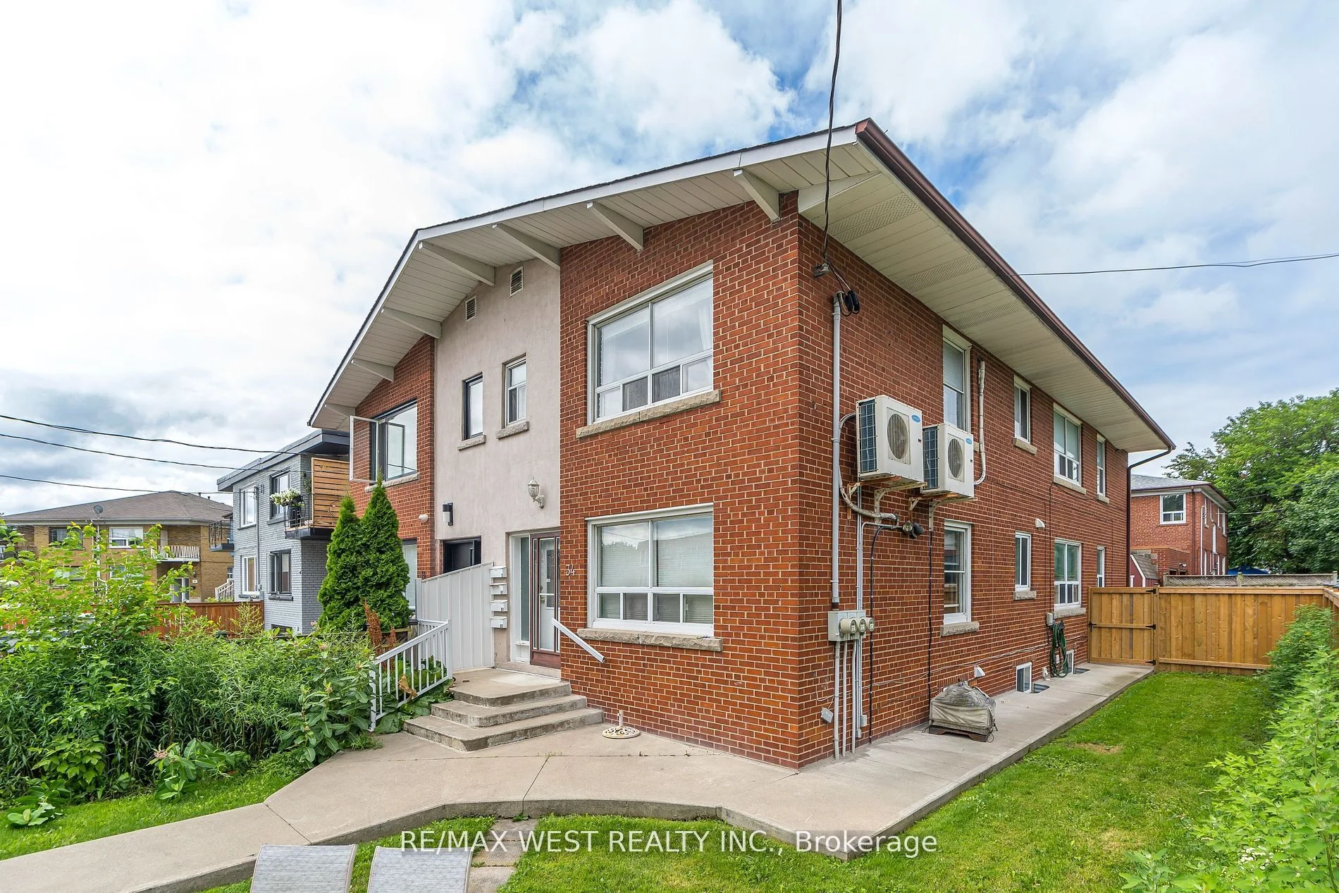 34 Penhurst Avenue 2nd Flr, Toronto W07, On M8y 3a8