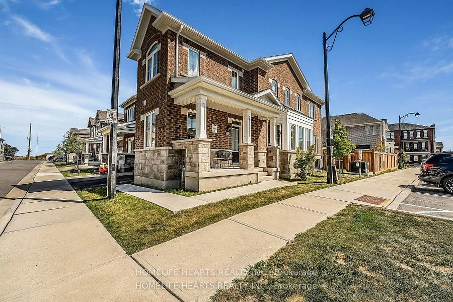 Att/Row/Townhouse in Milton