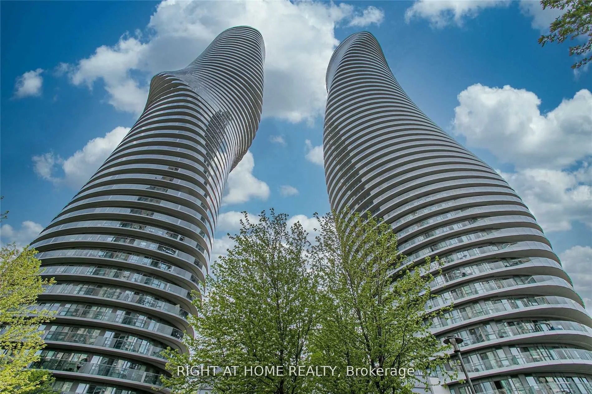 Condo Apartment in Mississauga