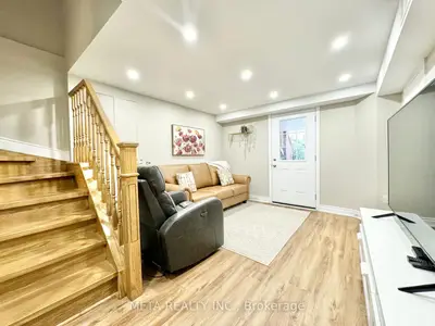 4461 Violet Road, Mississauga, On L5v 1k1