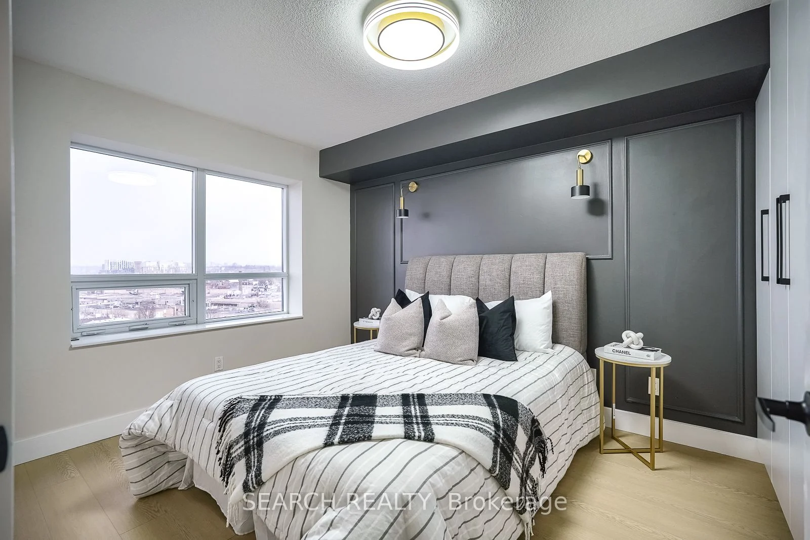 60 Heintzman Street 1028, Toronto W02, ON M6P 5A1
