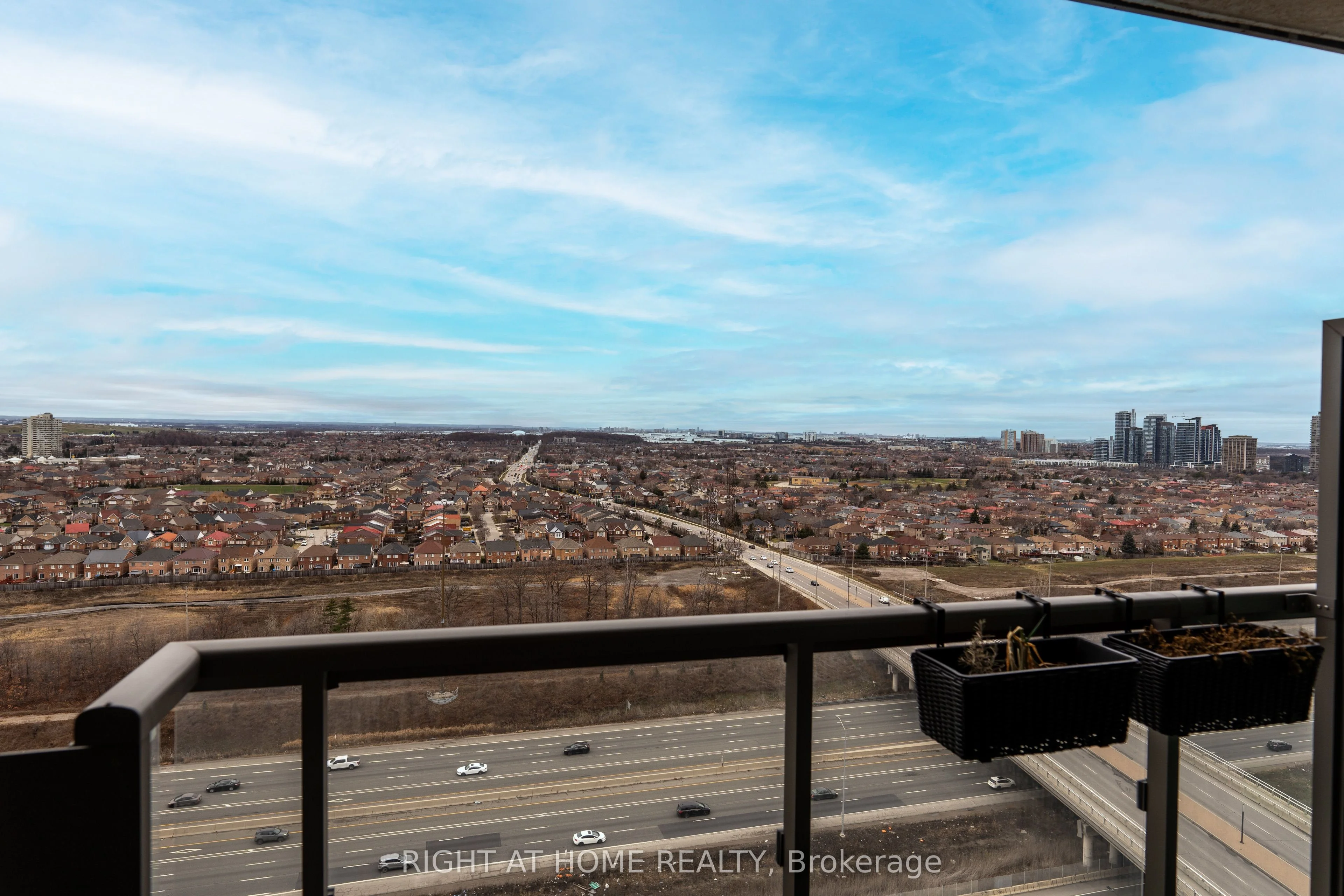 349 Rathburn Road W 2302, Mississauga, ON L5B 0G9