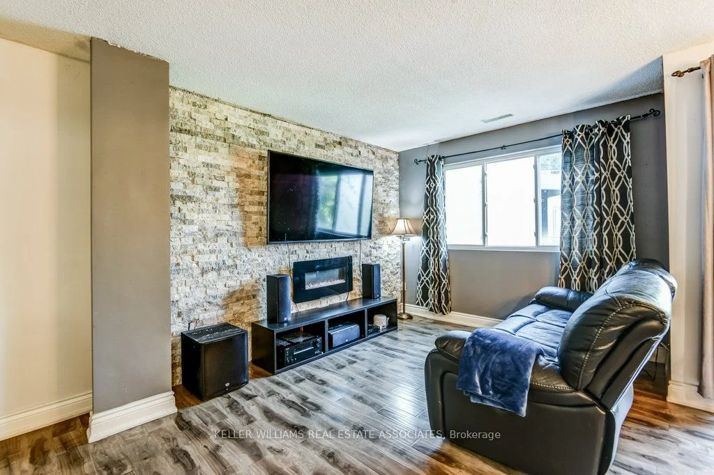 2001 Bonnymede Drive 202, Mississauga, ON L5J 4H8