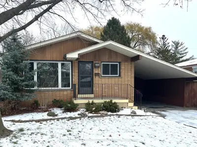 Detached in Burlington