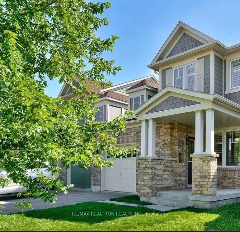 Att/Row/Townhouse in Milton