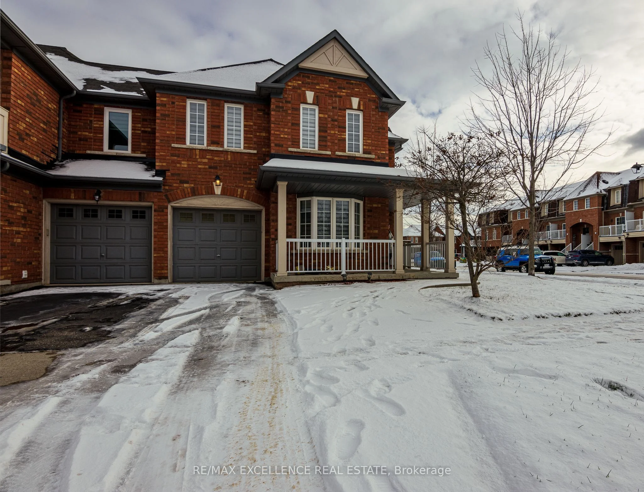 Att/Row/Townhouse in Oakville