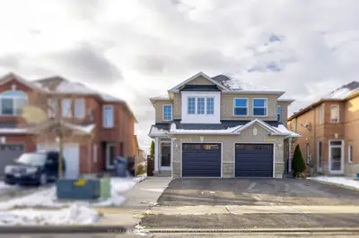 Semi-Detached in Mississauga