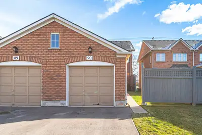 Condo Townhouse in Mississauga