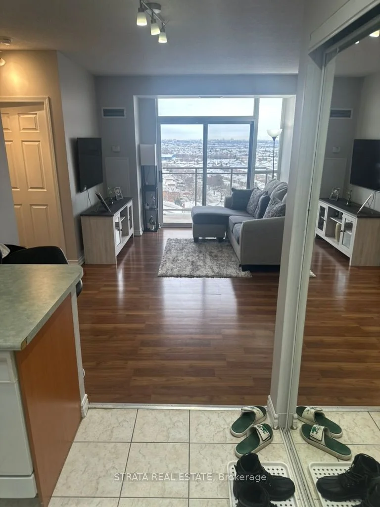 55 Strathaven Drive 1115, Mississauga, On L5r 4g9