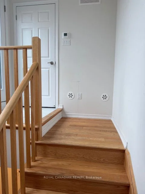 10 Humberwood Boulevard E 2, Toronto W10, ON M9W 0G1