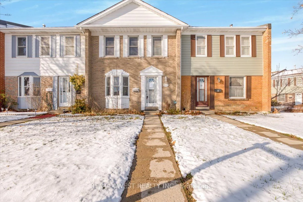 Condo Townhouse in Brampton