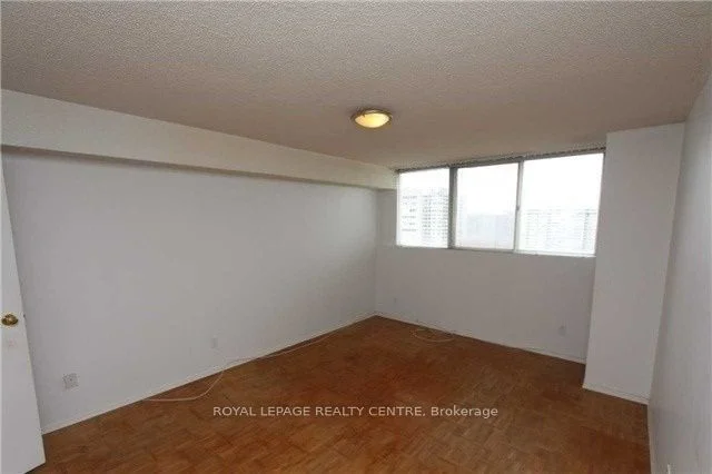 3700 Kaneff Crescent 1707, Mississauga, ON L5A 4B8