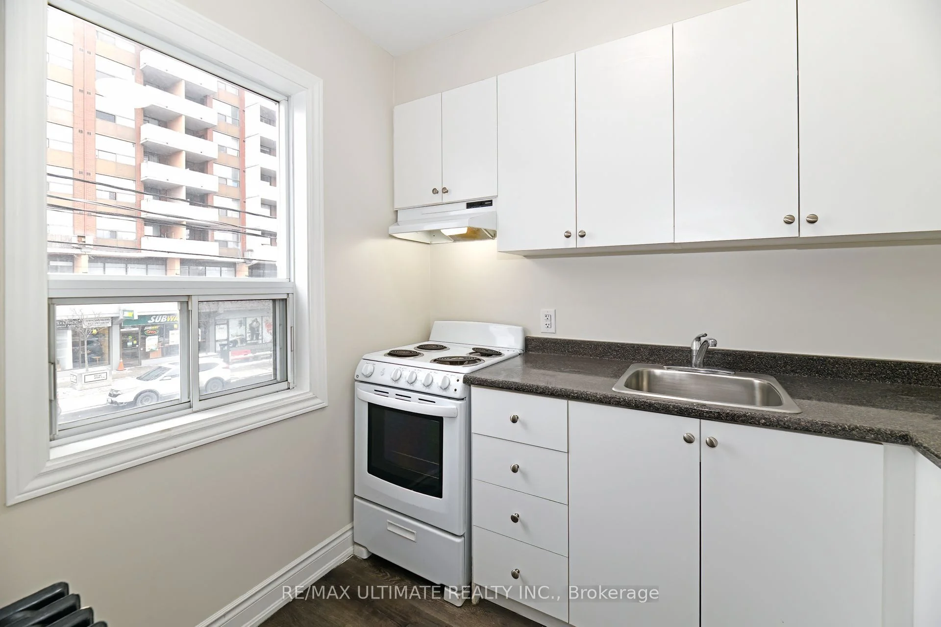 Condo Apartment in Toronto