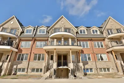 Condo Townhouse in Oakville