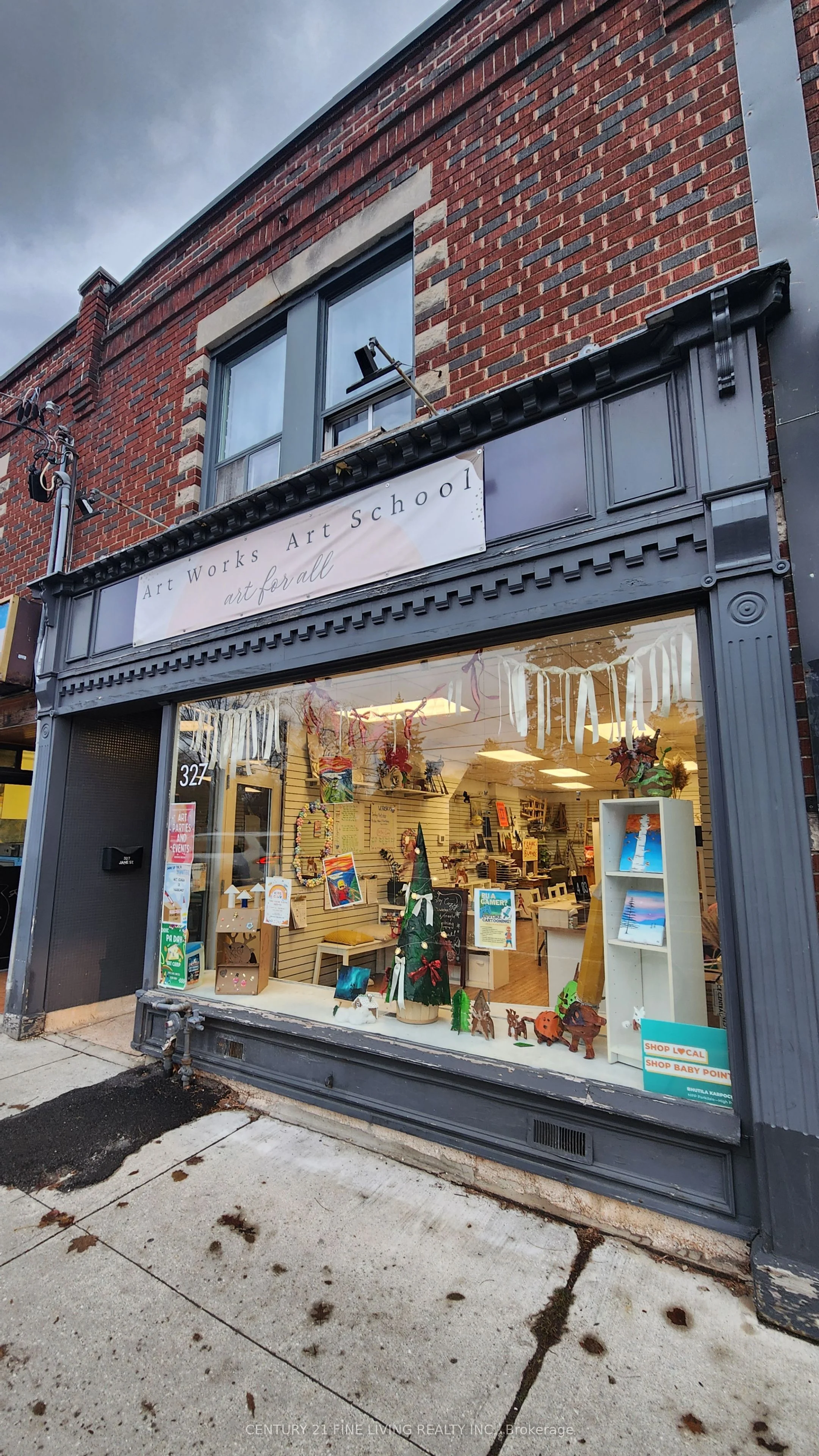 Store W Apt/Office in Toronto