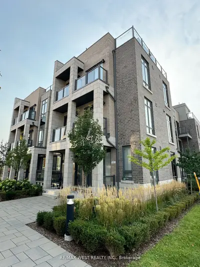Condo Townhouse in Toronto