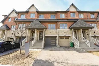 Att/Row/Townhouse in Mississauga