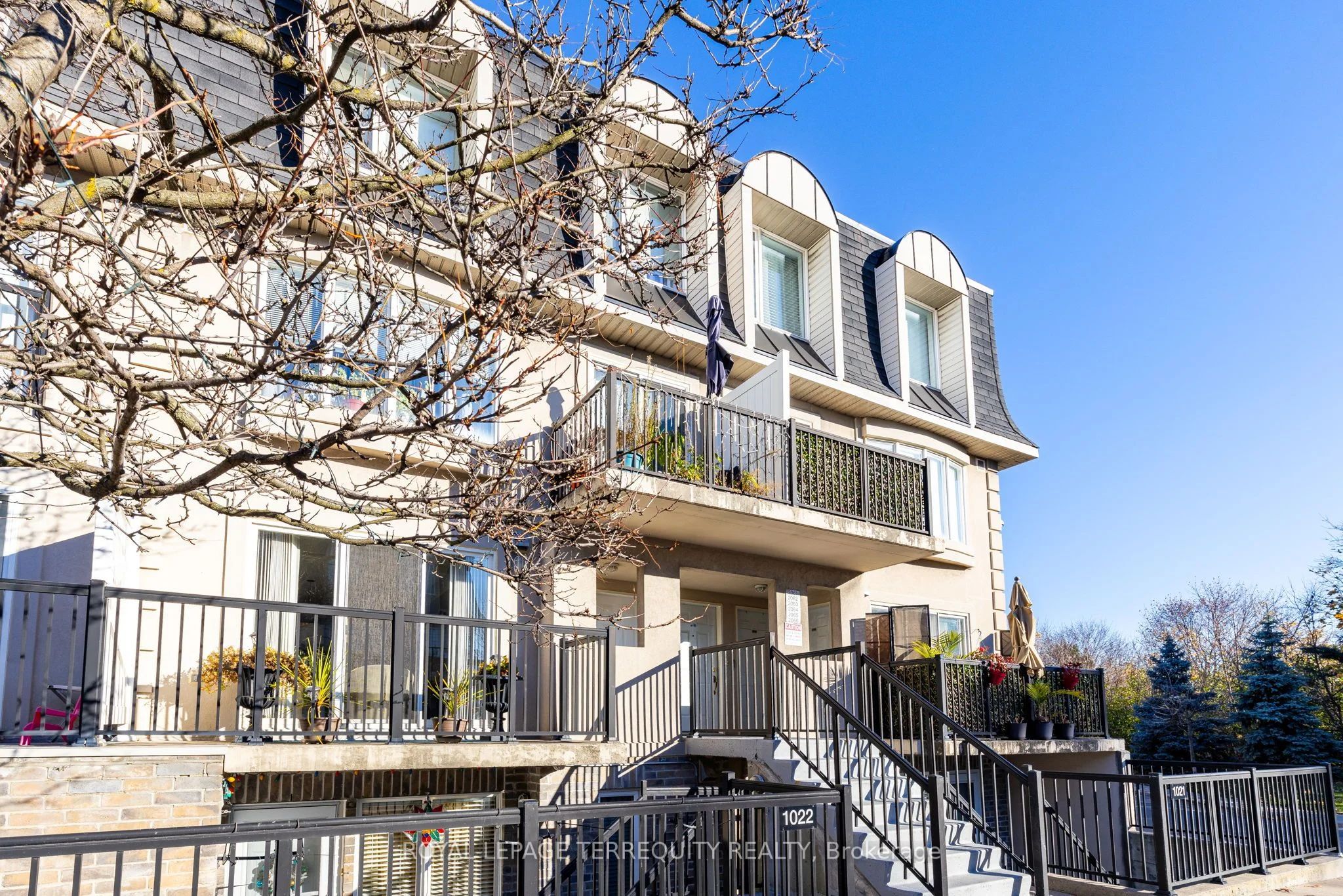 Condo Apartment in Toronto