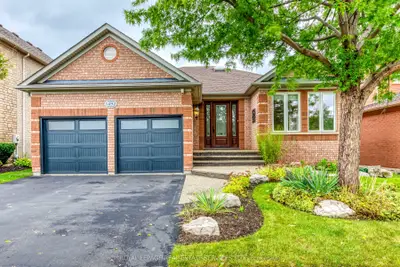 Detached in Oakville