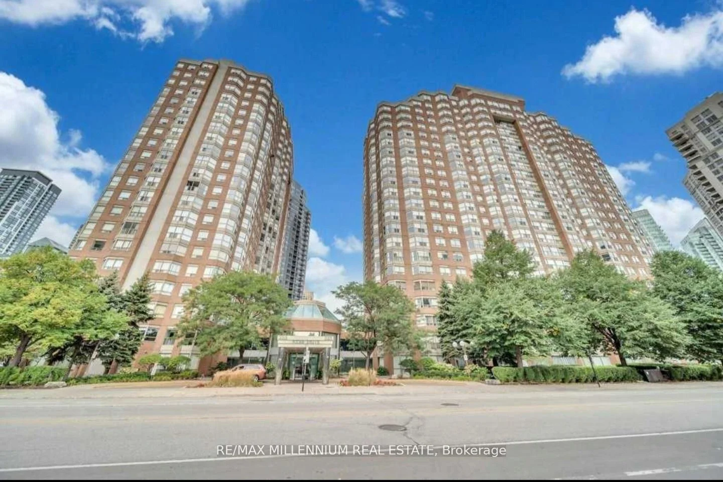 325 Webb Drive 504, Mississauga, On L5b 3z9