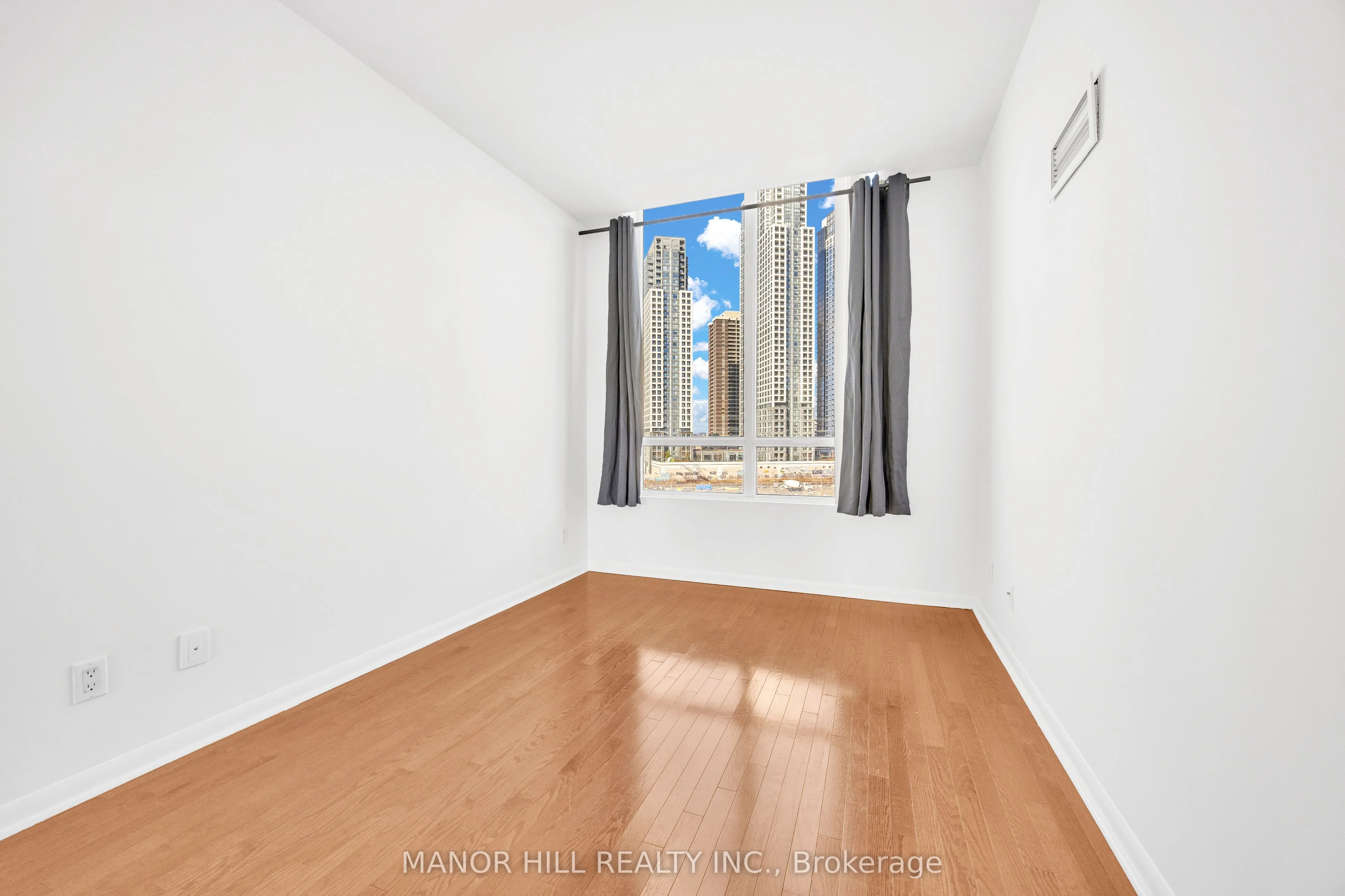 3391 Bloor Street W 609, Toronto W08, ON M8X 1G3