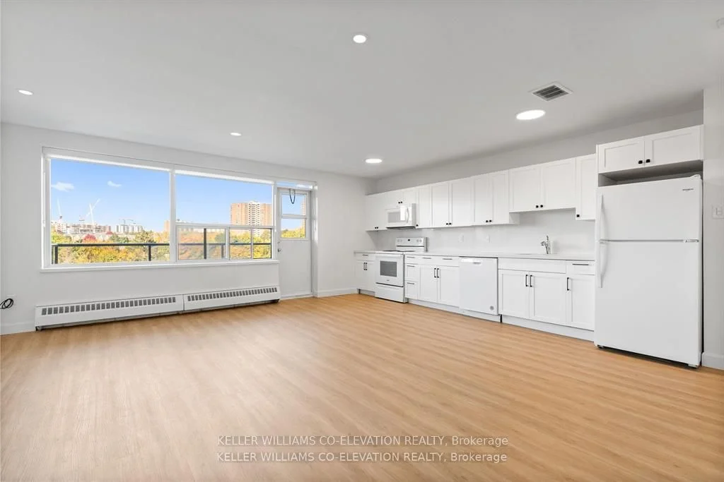 10 Fontenay Court 512, Toronto W08, On M9a 4w3