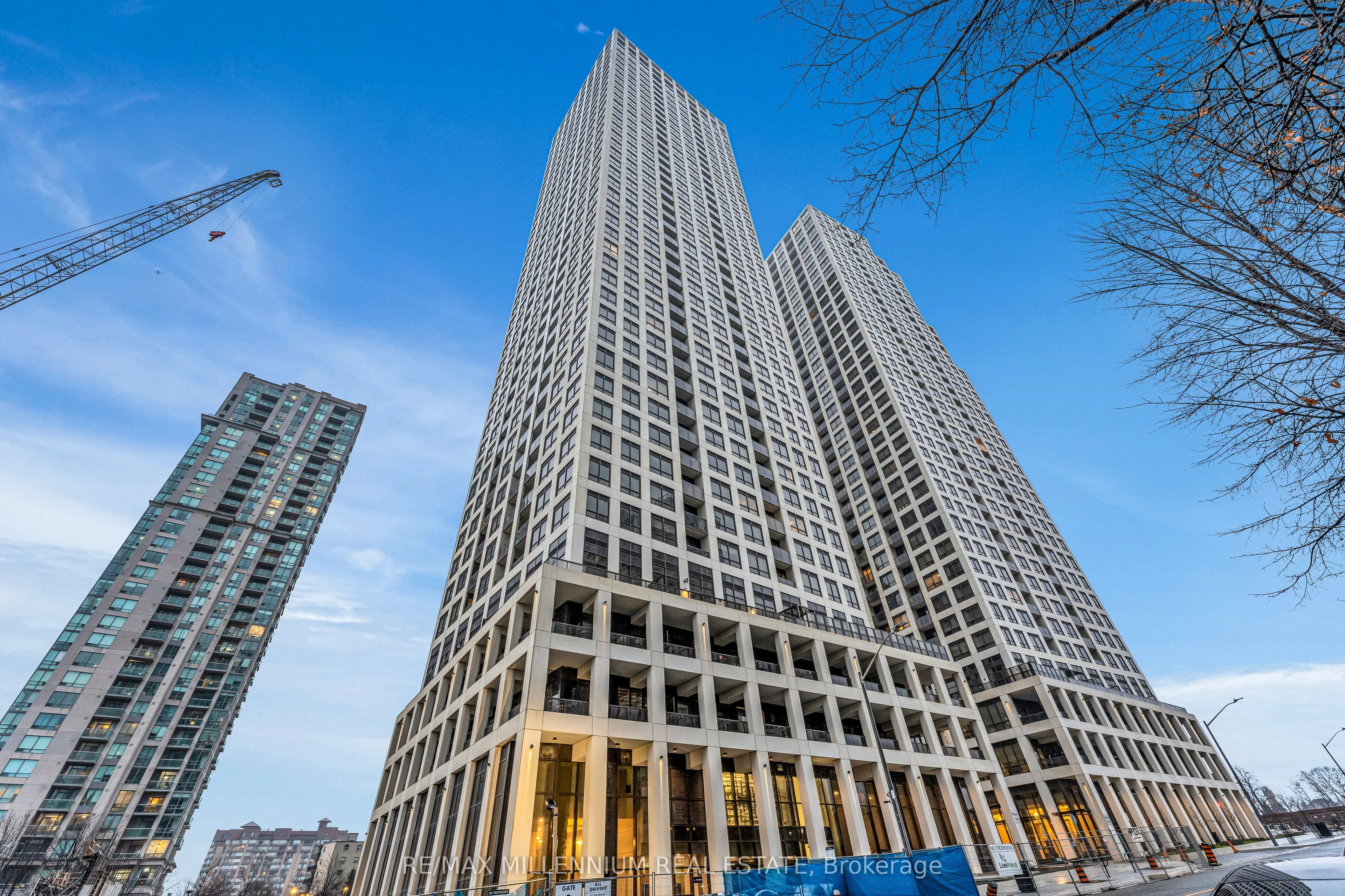 30 Elm Drive 1203, Mississauga, On L5b 0n6