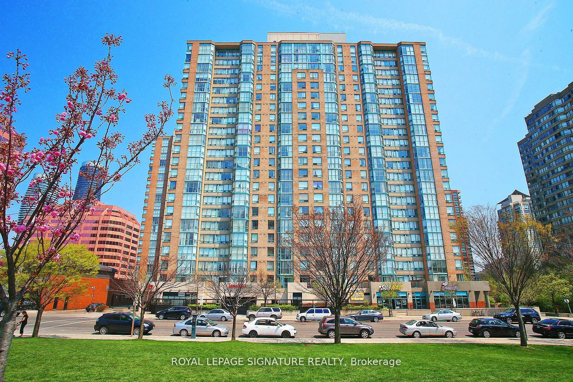 285 Enfield Place 610, Mississauga, On L5b 4l8