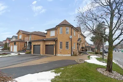 Semi-Detached in Caledon