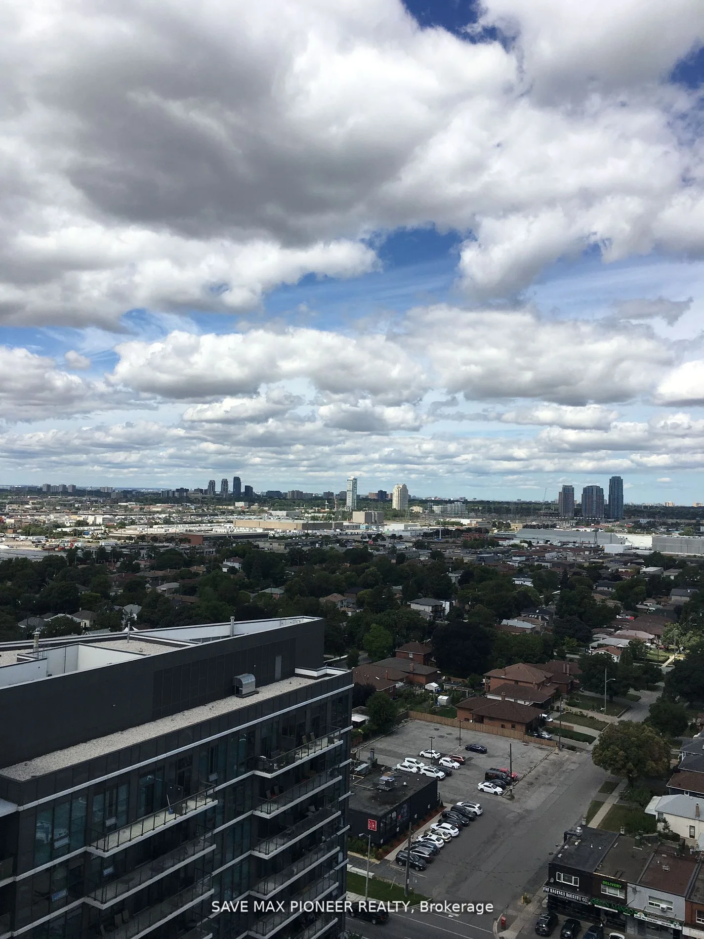 17 Zorra Street 1812, Toronto W08, ON M8Z 0C8