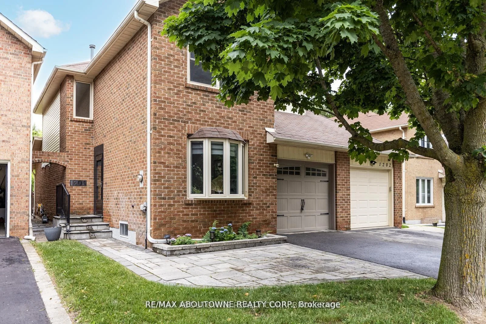 1204 Potters Wheel Crescent, Oakville, On L6m 1j2