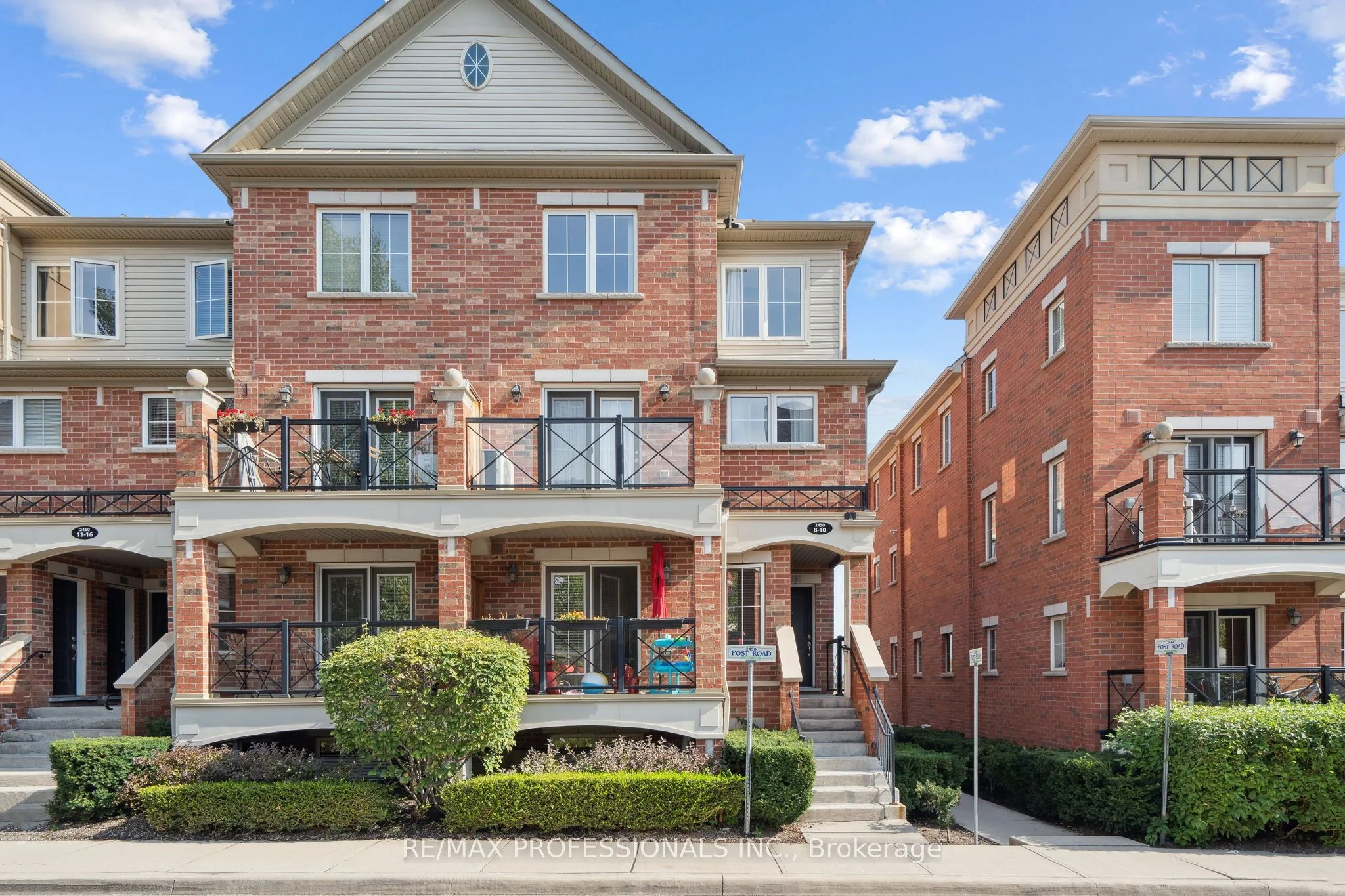 Condo Townhouse in Oakville