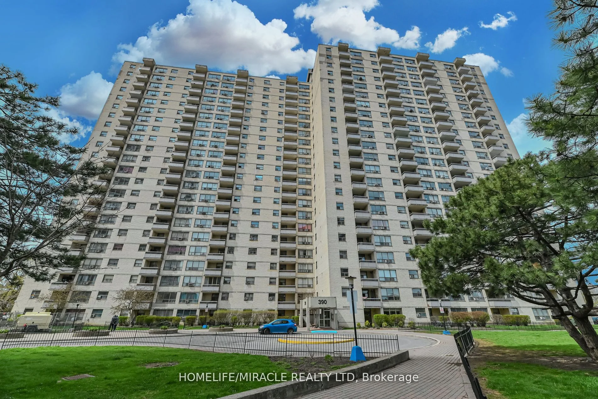 390 Dixon Road 2105, Toronto W09, On M9r 1t4