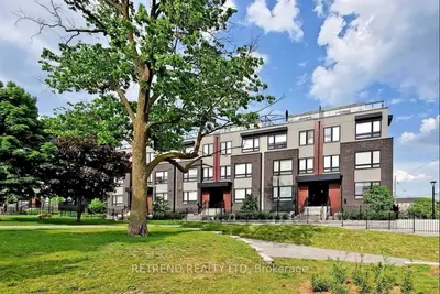 Condo Townhouse in Toronto