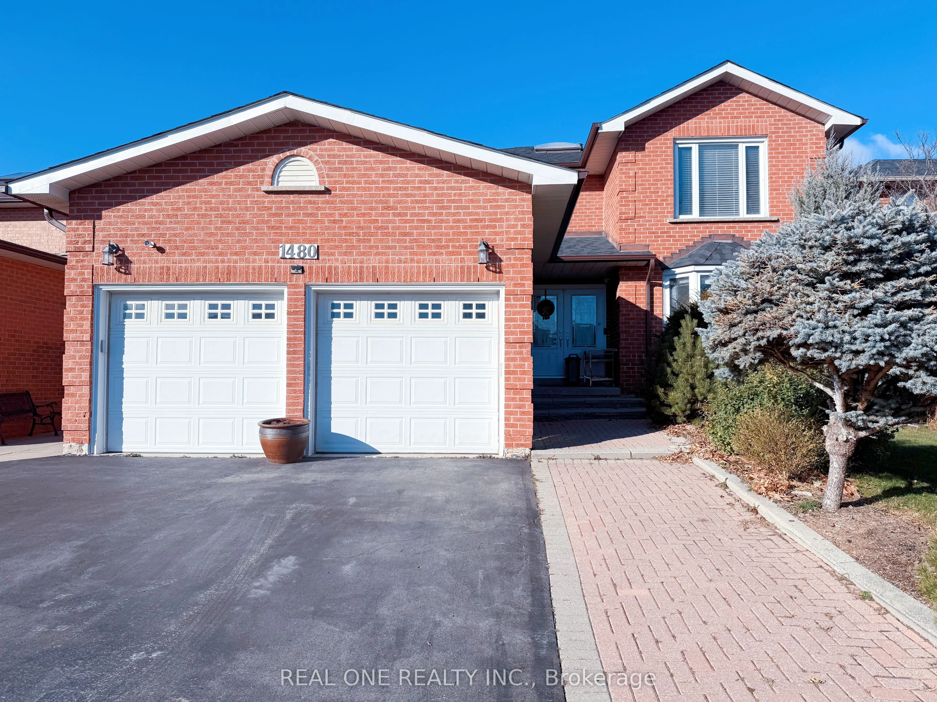Detached in Oakville
