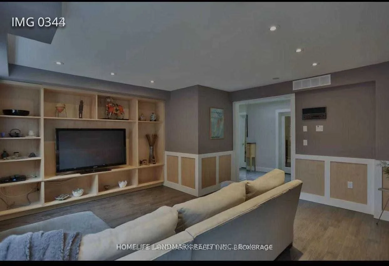 1608 Sherwood Forrest Circle, Mississauga, On L5k 2g7