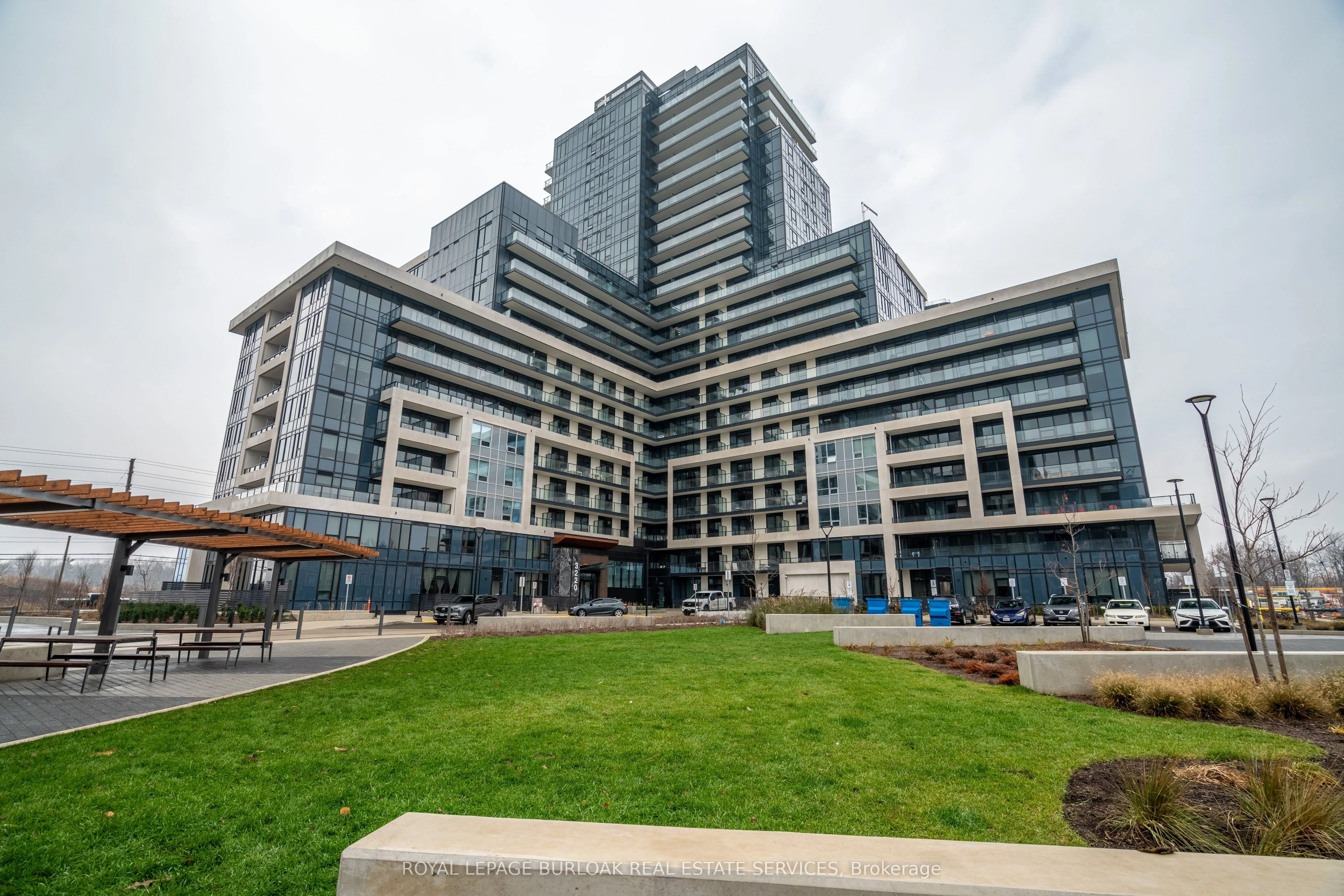 3220 William Coltson Avenue 408, Oakville, On L6h 7x9